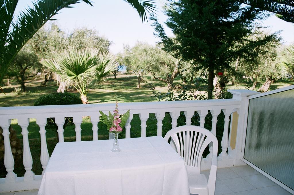 Pelagos Studios Amoudi Habitación foto
